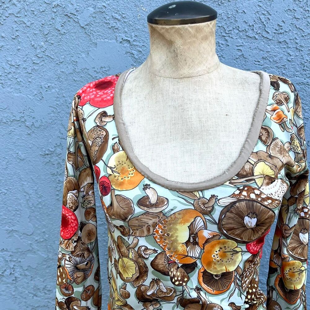 Womens Mushroom Top in Small Scoop Neck Forestcore Goblincore